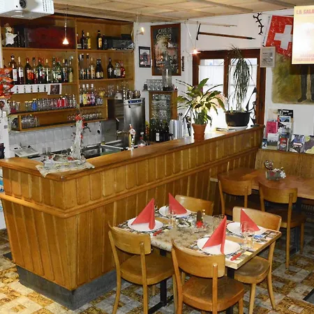 Auberge Restaurant Les Aiguilles Rouges *